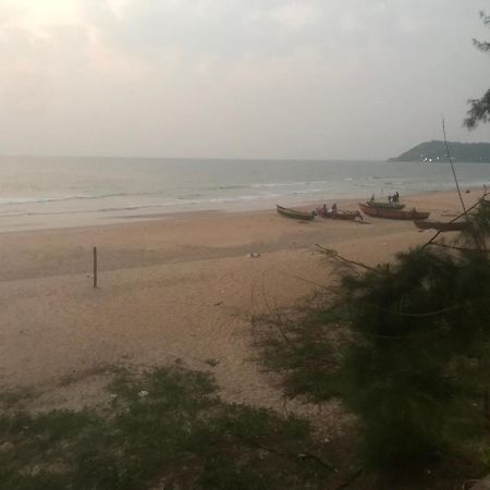 Sam & San Beach Resort Vengurla Bagian luar foto