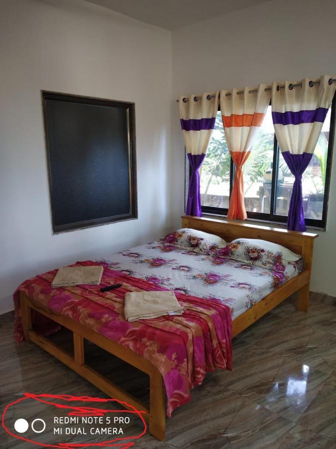 Sam & San Beach Resort Vengurla Bagian luar foto