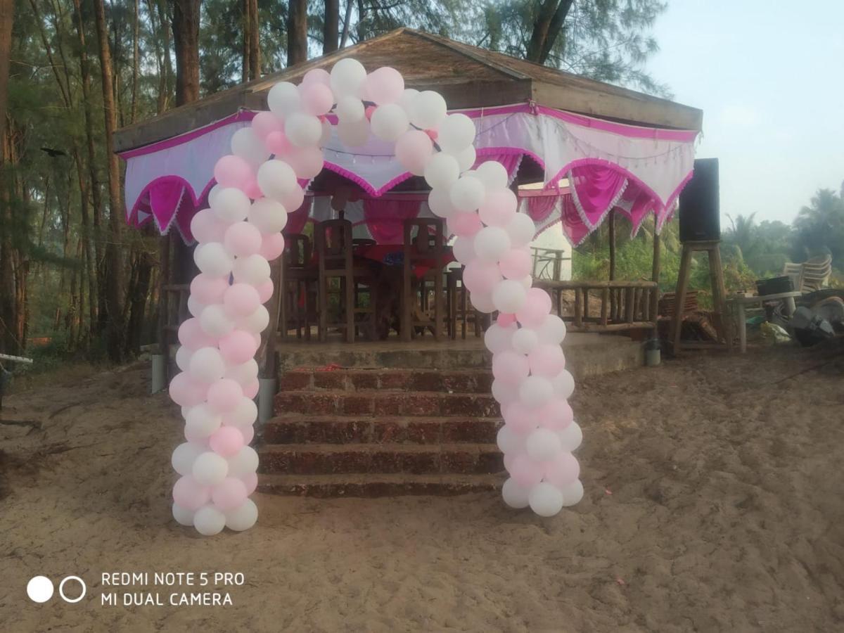 Sam & San Beach Resort Vengurla Bagian luar foto